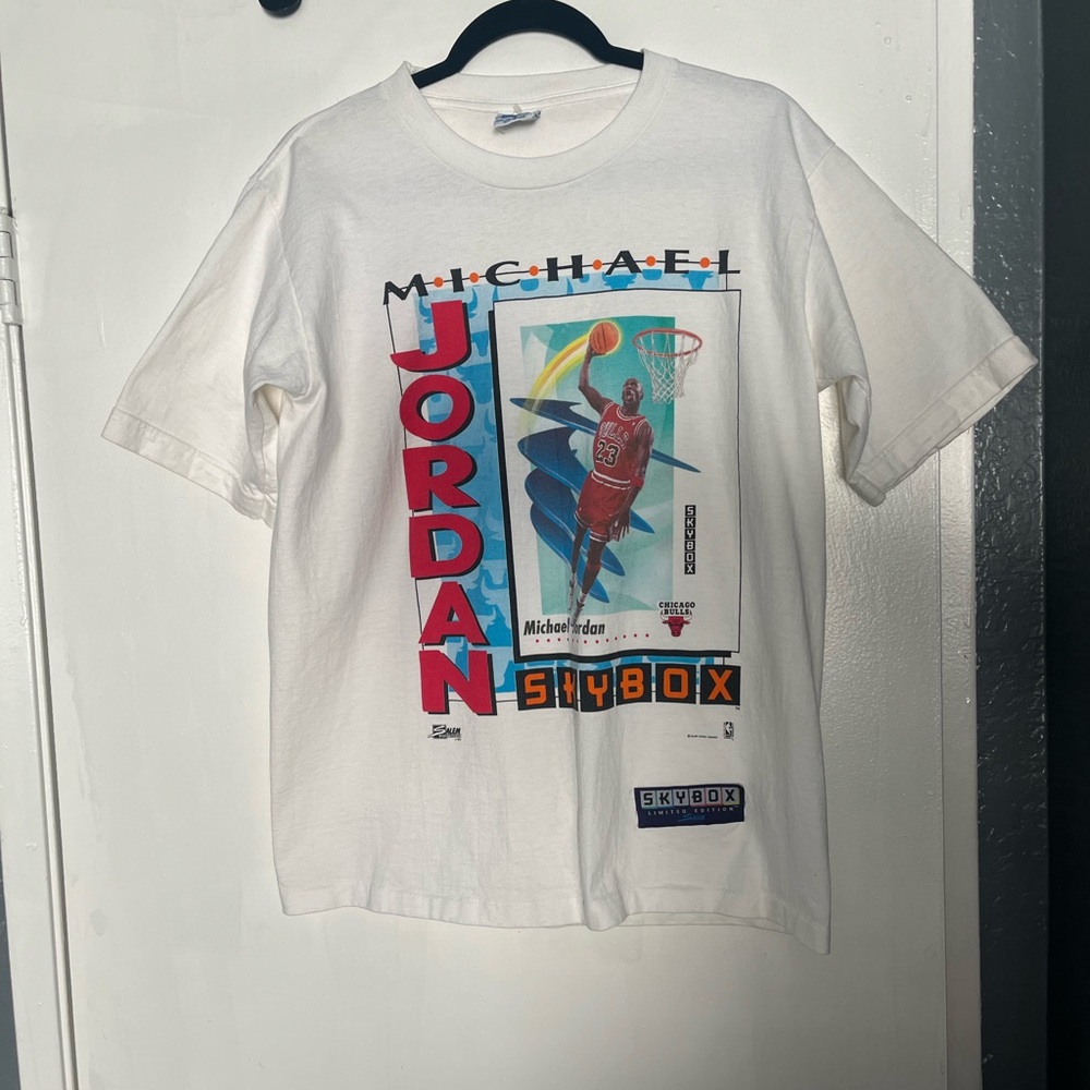 Vintage 1991 Michael Jordan Chicago Bulls Skybox Card Shirt by Salem